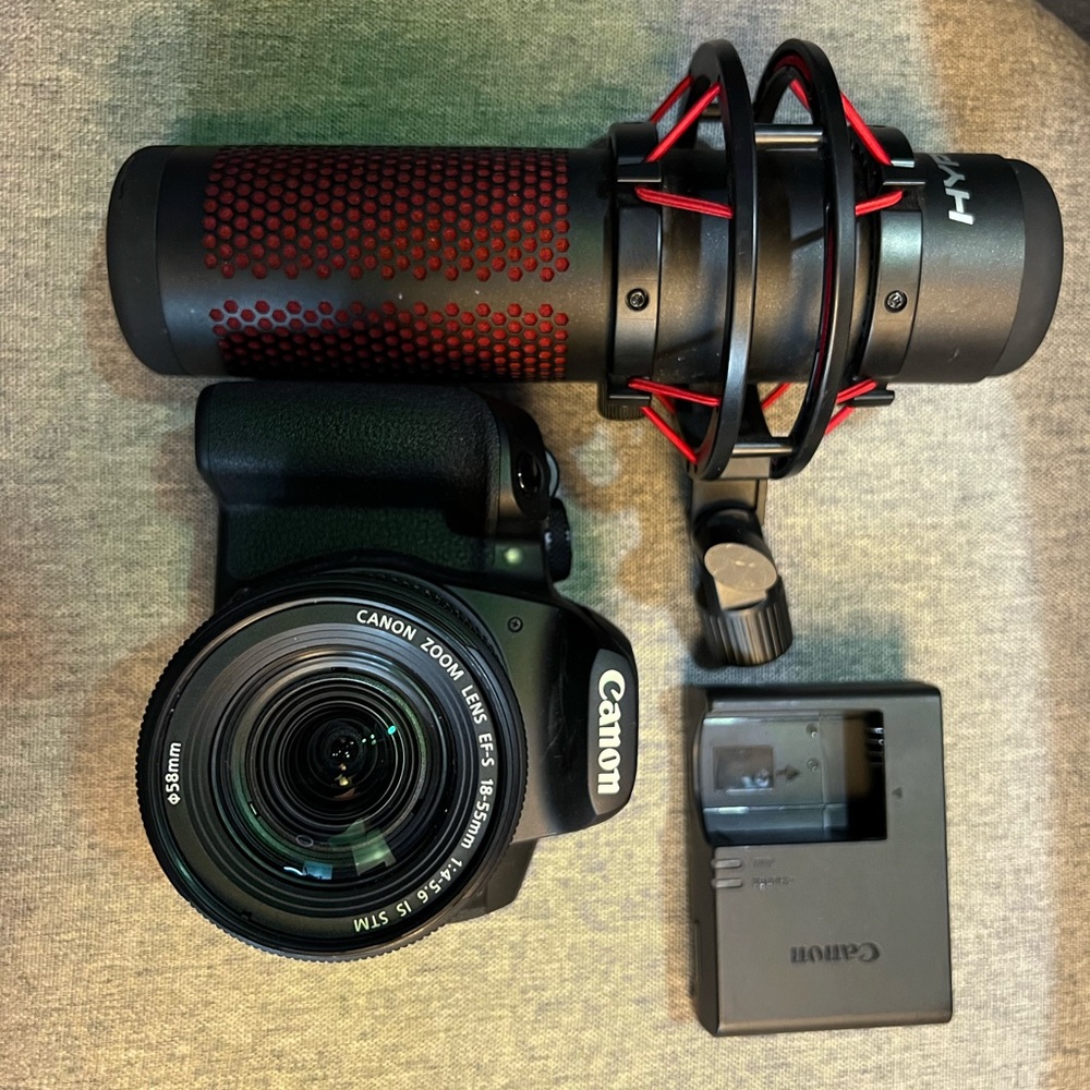 Canon T8i comes with free mic